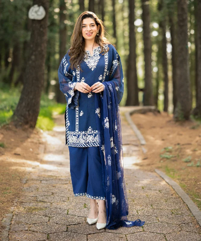 3 Piece - Embroidered Khaddi Net Suit